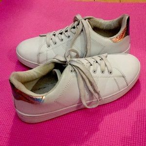 ❌SOLD❌Missguided Holographic Sneakers